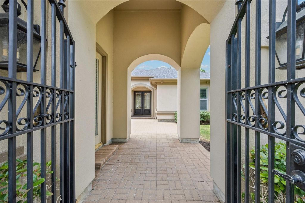 Photo of 3118 Bonnebridge Way Boulevard, Houston, TX 77082 (MLS # 95620397)