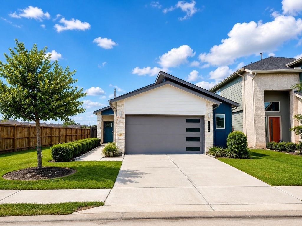 Photo of 12566 Fleet River Rd RD, Houston, TX 77047 (MLS # 38349345)