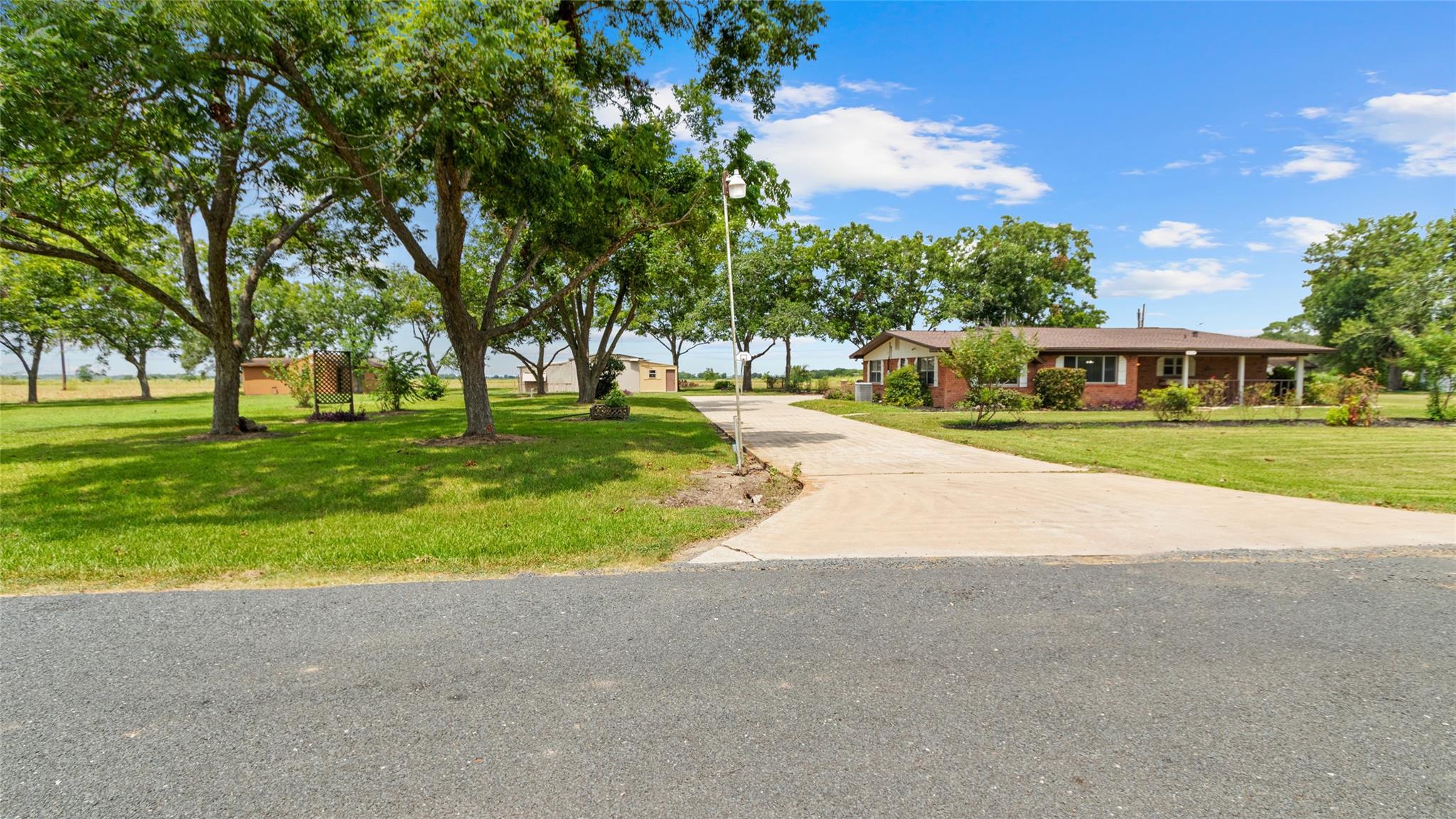 215 Lakeview Lane