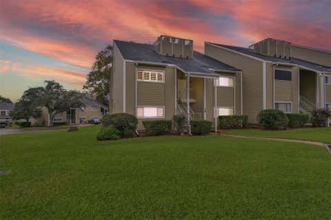 Photo of 132 April Point Drive S, Conroe, TX 77356 (MLS # 2891182)