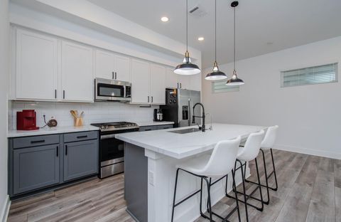 Photo of 970 Highland Sound Lane, Houston, TX 77091 (MLS # 59888517)