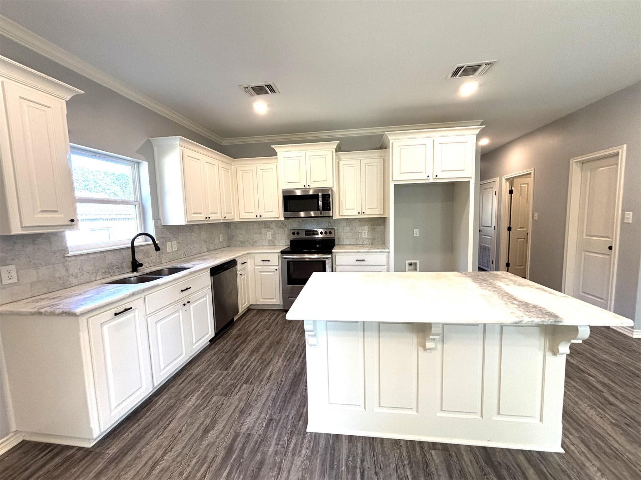 196 Twisted Oaks Drive