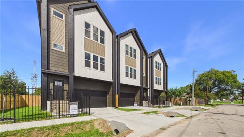 Tiny photo for 4203 Arlington Street, Houston, TX 77018 (MLS # 73610598)
