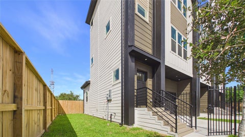 Tiny photo for 4203 Arlington Street, Houston, TX 77018 (MLS # 73610598)