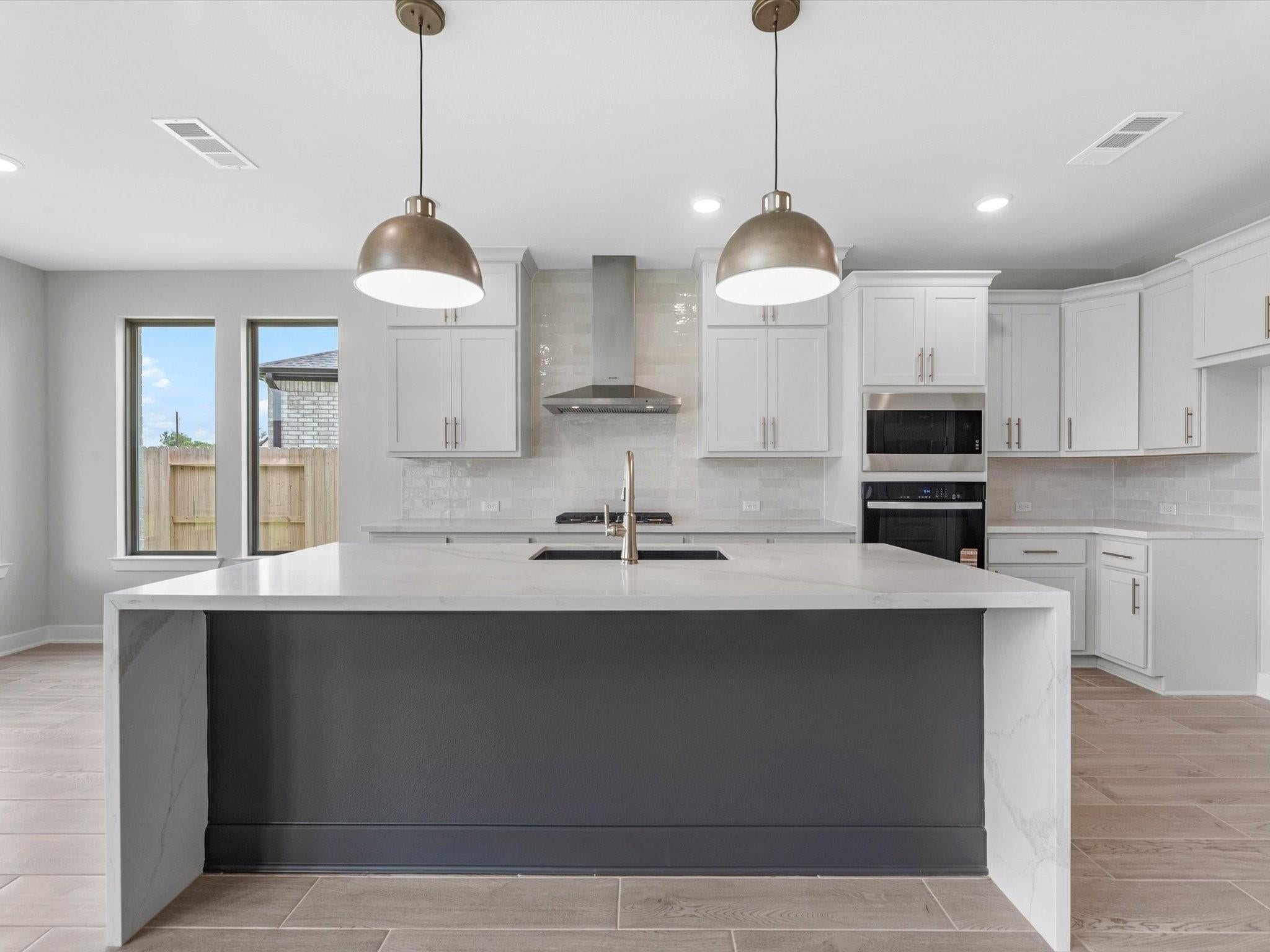 15664 Broadway Bend Drive