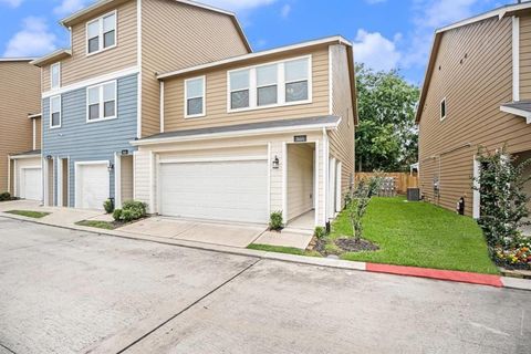 Photo of 3614 Vista Pointe Drive, Pasadena, TX 77504 (MLS # 90036184)