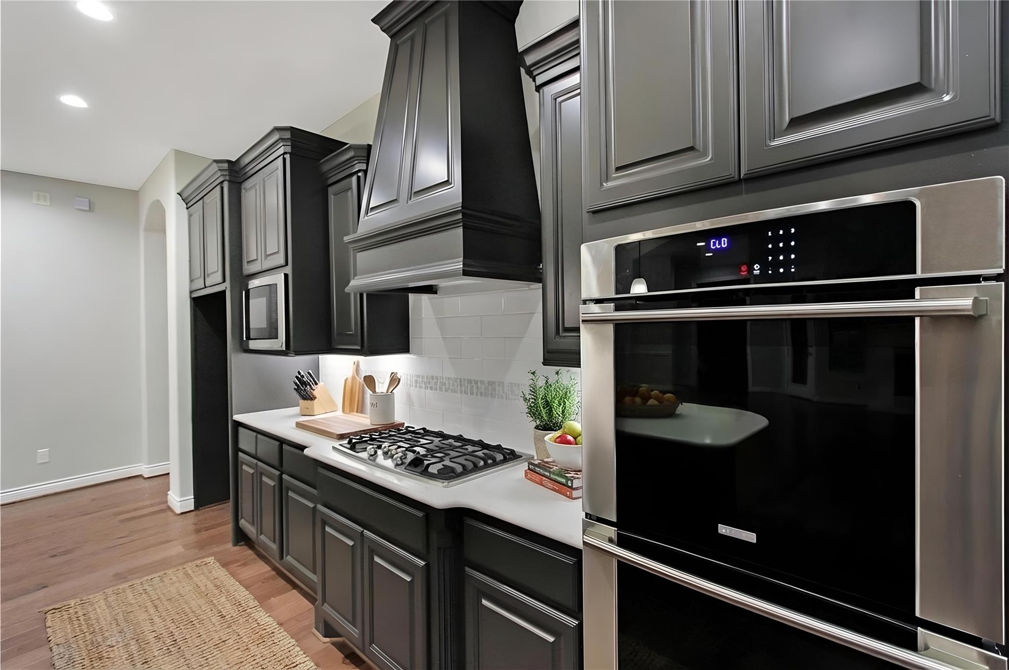 5202 Creekmore Circle