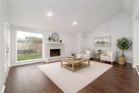 Photo of 7107 Plaza Del Sol Drive, Houston, TX 77083 (MLS # 9363171)