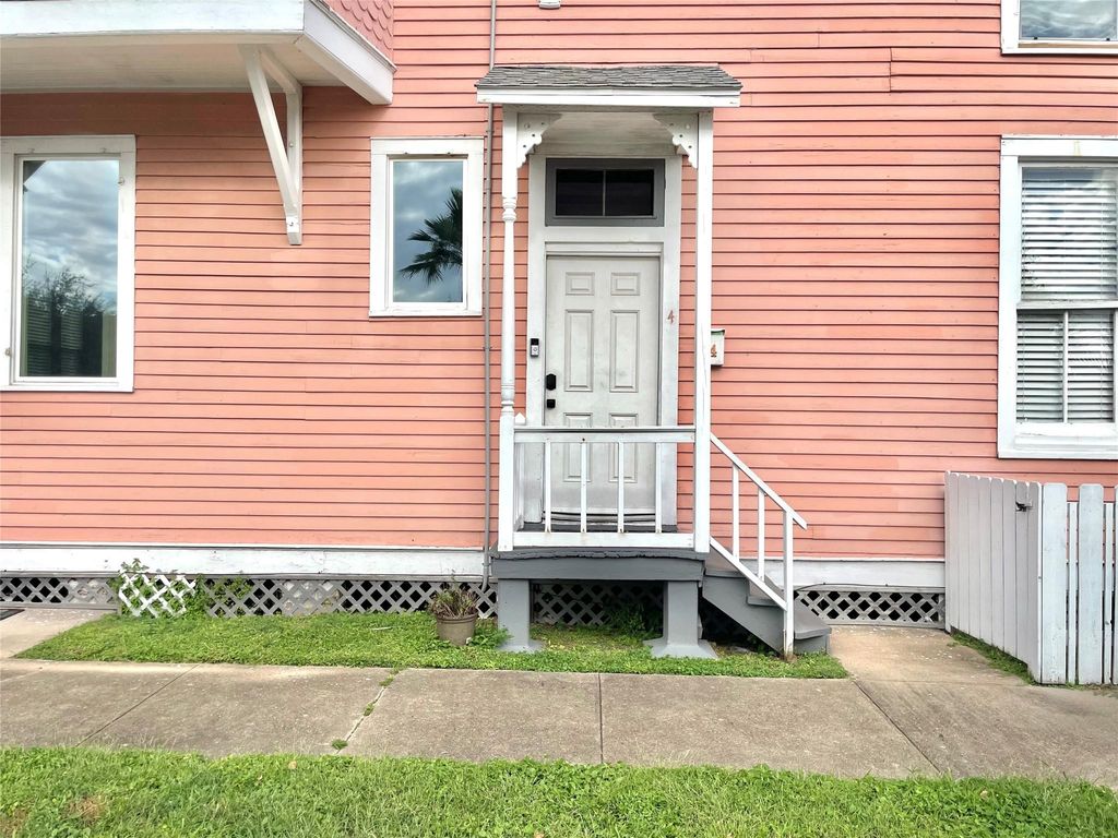 Photo of 1427 Church Street #4, Galveston, TX 77550 (MLS # 83876981)