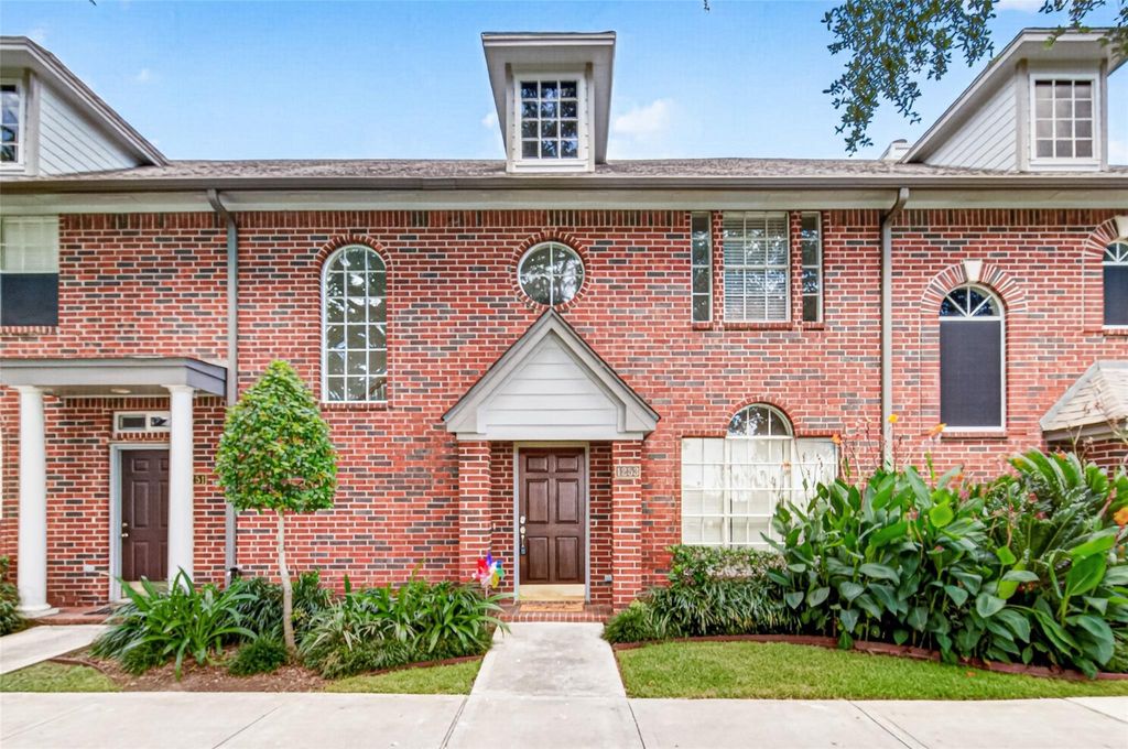 Photo of 1253 El Camino Village Drive, Webster, TX 77058 (MLS # 32890897)