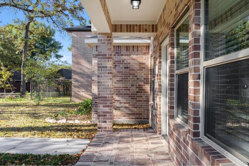Photo of 14130 Cashel Forest Drive, Houston, TX 77069 (MLS # 61993792)
