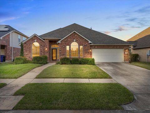 Photo of 109 Hawke Bay Lane, Friendswood, TX 77546 (MLS # 4829289)