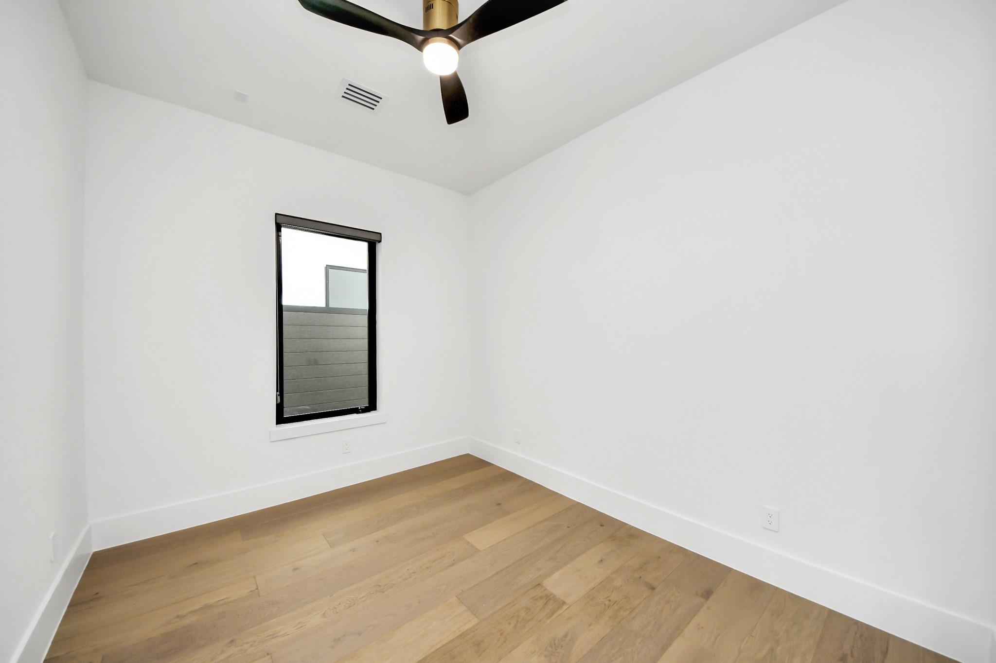 615 Rolling Oaks