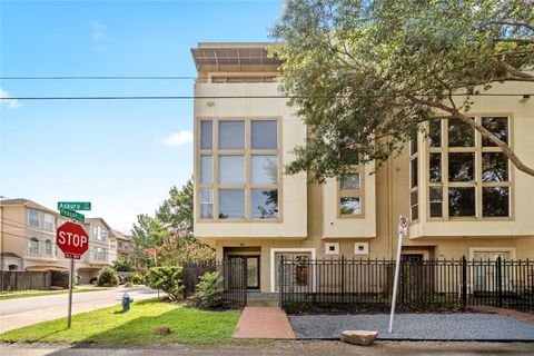 Photo of 332 Asbury Street, Houston, TX 77007 (MLS # 93158680)
