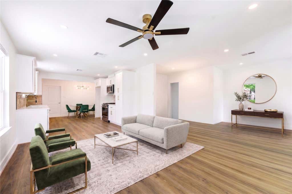 Photo of 6923 Keller Street, Houston, TX 77087 (MLS # 5005561)
