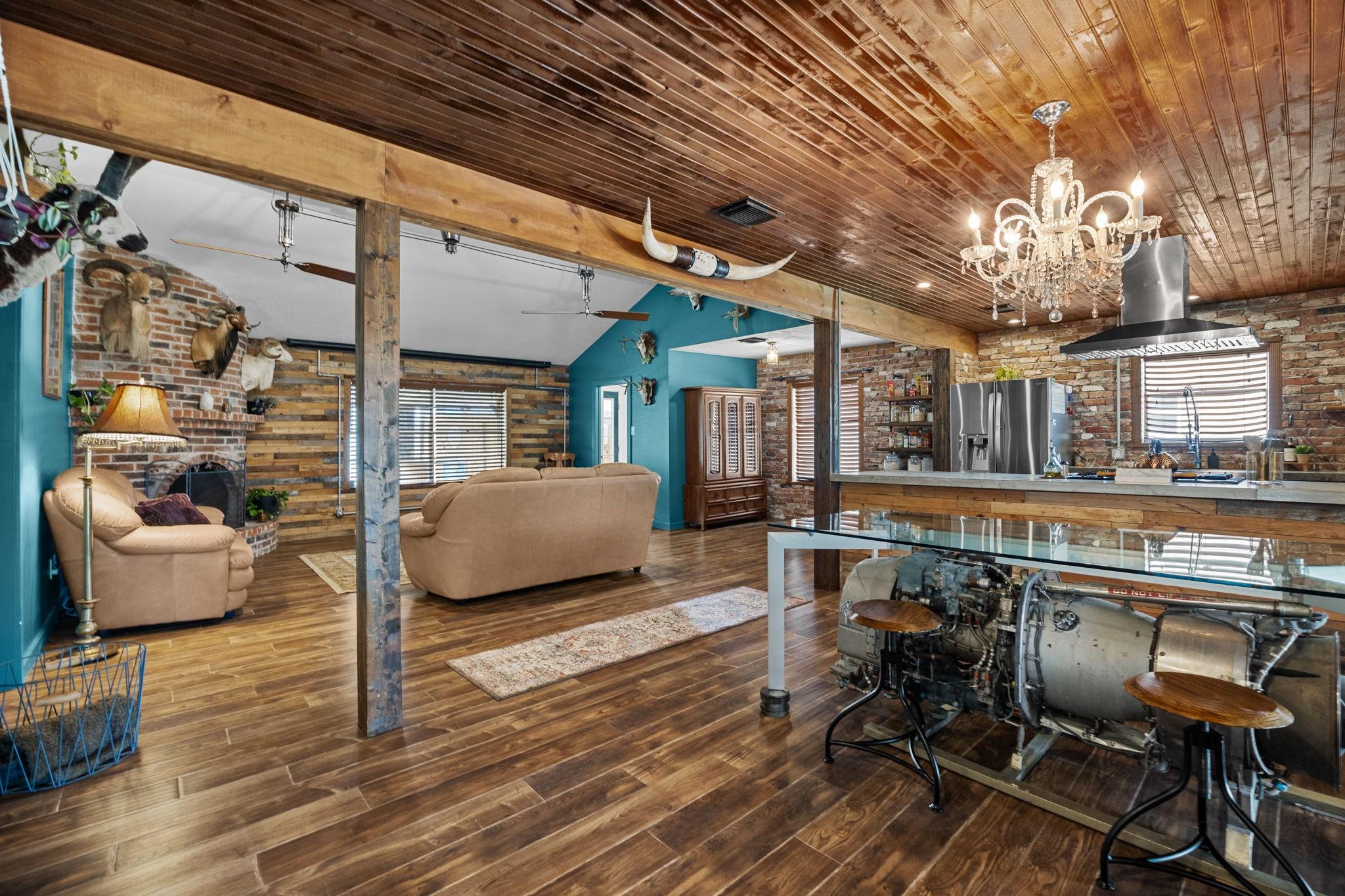 2713 Crane Drive