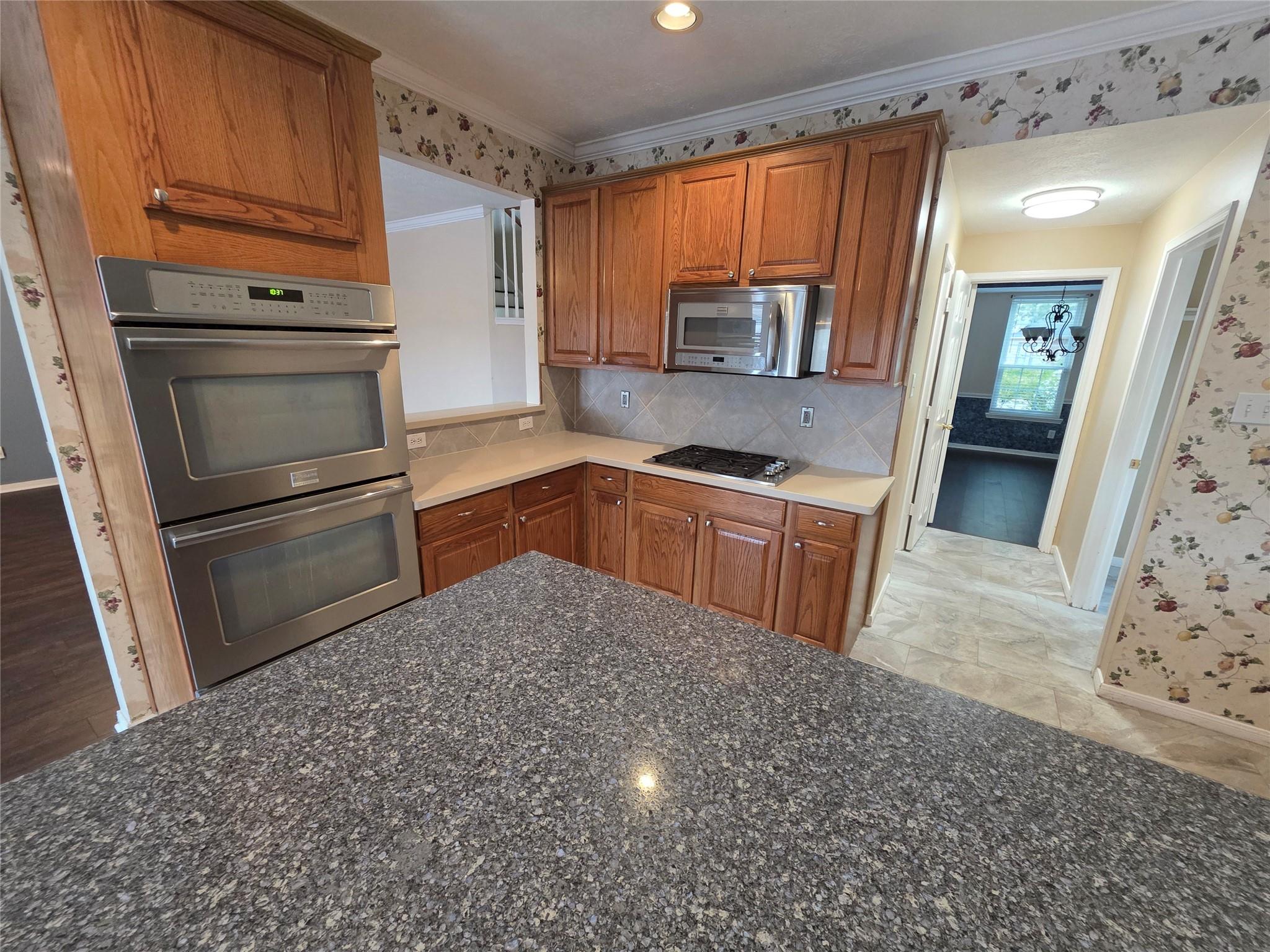 2422 Acadiana Lane