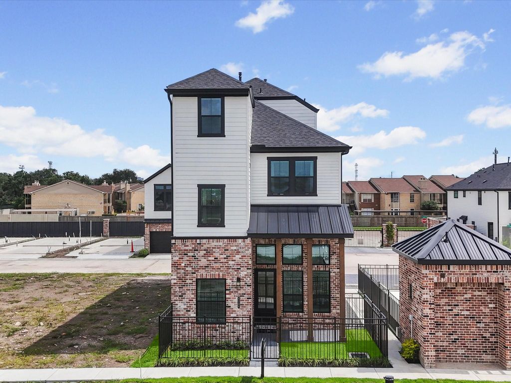 Photo of 9206 Washington Heights Street, Houston, TX 77063 (MLS # 73173325)