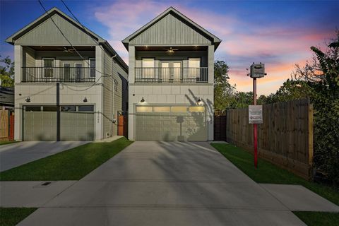 Photo of 4208 Castor St #B, Houston, TX 77022 (MLS # 42097232)