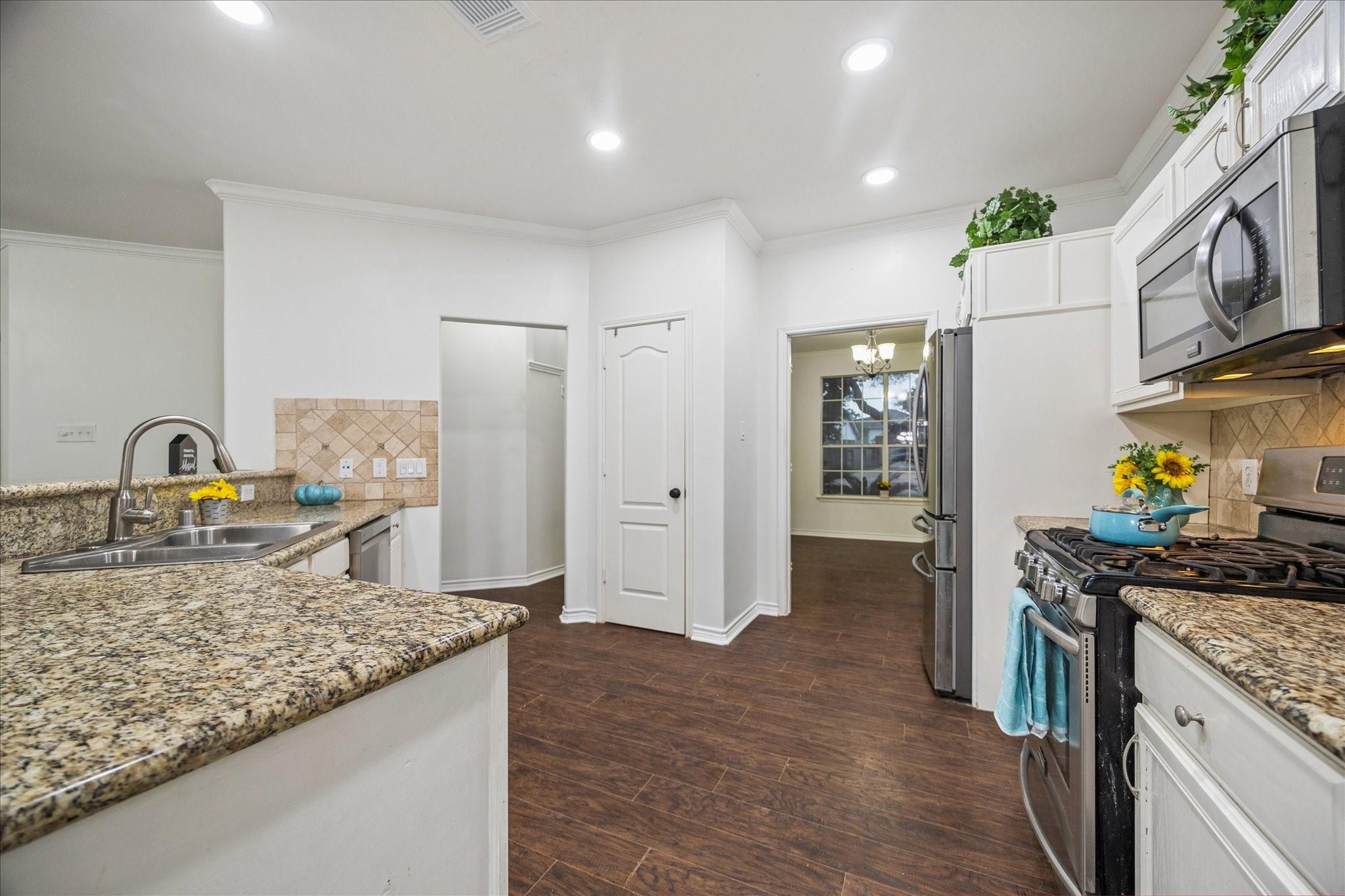 4110 Laurel Woods Circle