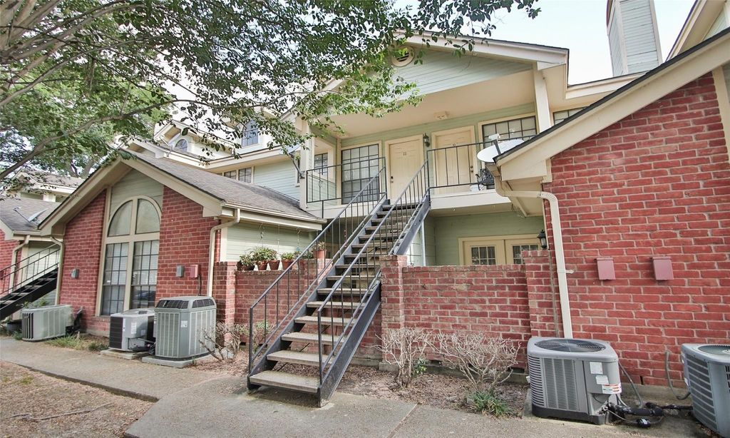 Photo of 4900 Floyd Street #11, Houston, TX 77007 (MLS # 12866501)