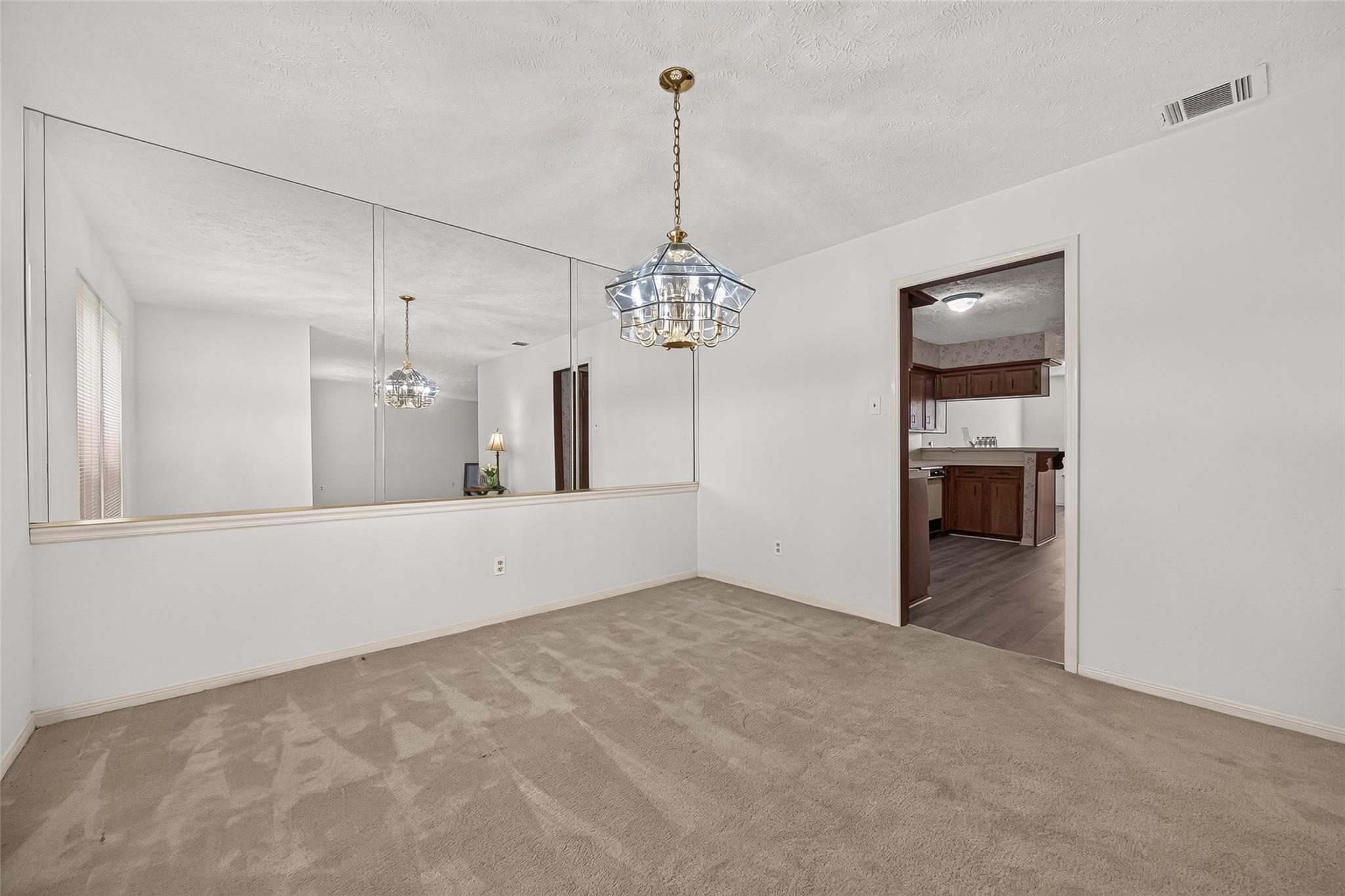 48 T Huxley Lane