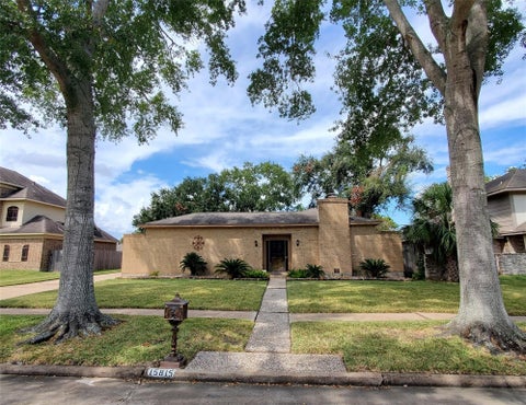 Photo of 15815 Crestbrook Drive, Houston, TX 77059 (MLS # 71442384)