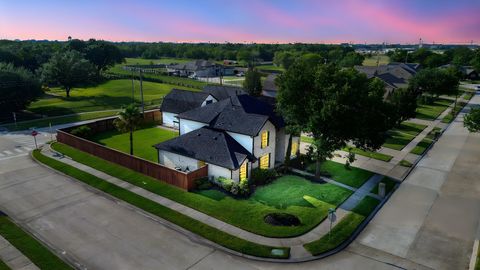 Photo of 313 Torrey Court, League City, TX 77573 (MLS # 84124572)