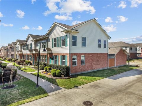 Townhouse For Sale - 1937 Kemah Village Drive<br/> Kemah, TX 77565