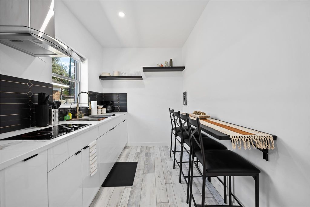 Photo of 4208 Clay St #B, Houston, TX 77023 (MLS # 67386545)