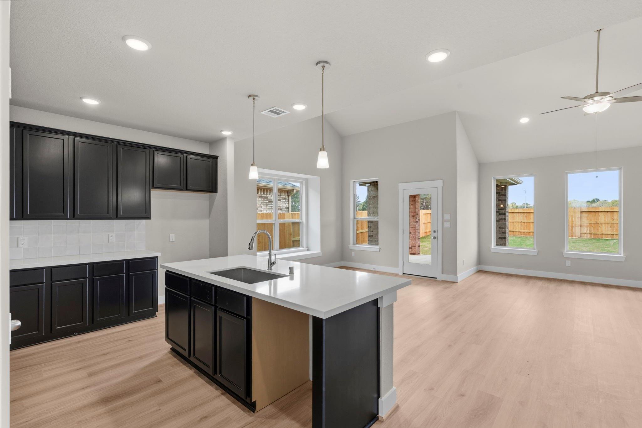 21119 Iberian Magpie Trail