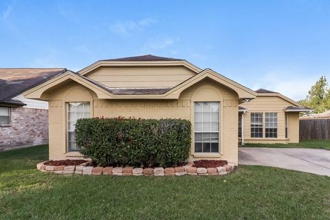 Photo of 15626 Barbarossa Drive, Houston, TX 77083 (MLS # 26944767)