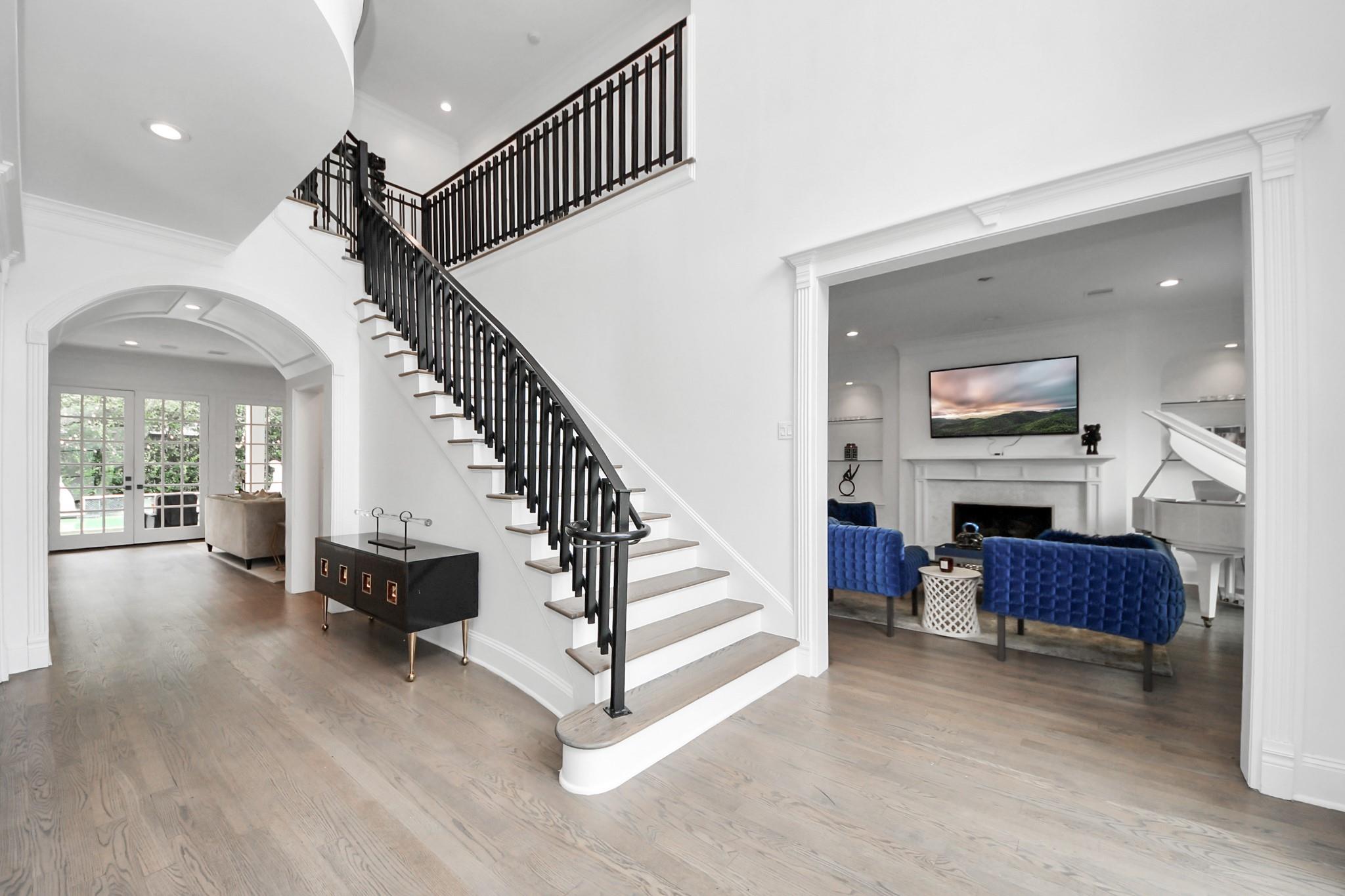 5042 Cedar Creek Drive