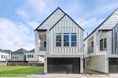 3107 Jensen Dr C Houston TX 77026