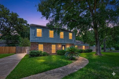 Photo of 2239 Parkdale Drive, Houston, TX 77339 (MLS # 58886966)