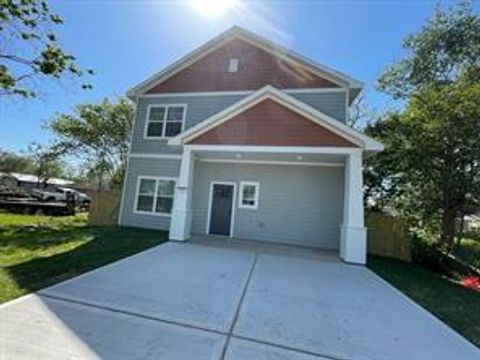 Photo of 605 Center Street St, Richmond, TX 77469 (MLS # 77257495)