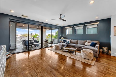 Tiny photo for 917 Peden Street, Houston, TX 77006 (MLS # 71213448)