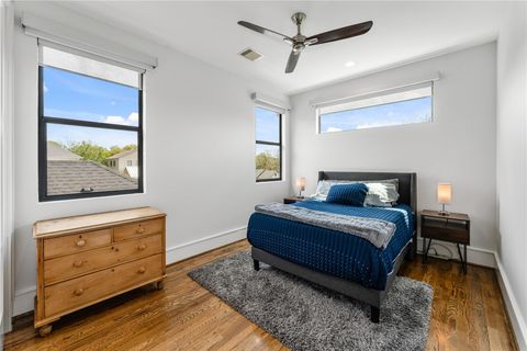 Tiny photo for 917 Peden Street, Houston, TX 77006 (MLS # 71213448)