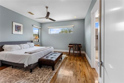 Tiny photo for 917 Peden Street, Houston, TX 77006 (MLS # 71213448)