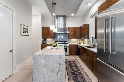 Tiny photo for 917 Peden Street, Houston, TX 77006 (MLS # 71213448)