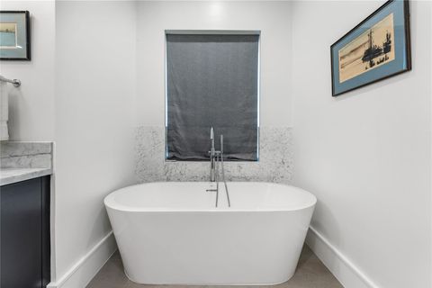 Tiny photo for 917 Peden Street, Houston, TX 77006 (MLS # 71213448)