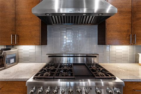 Tiny photo for 917 Peden Street, Houston, TX 77006 (MLS # 71213448)