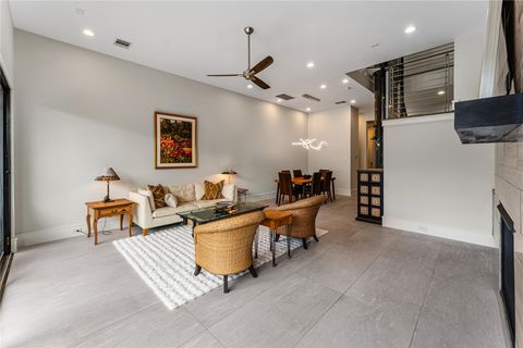 Tiny photo for 917 Peden Street, Houston, TX 77006 (MLS # 71213448)