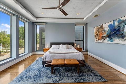 Tiny photo for 917 Peden Street, Houston, TX 77006 (MLS # 71213448)