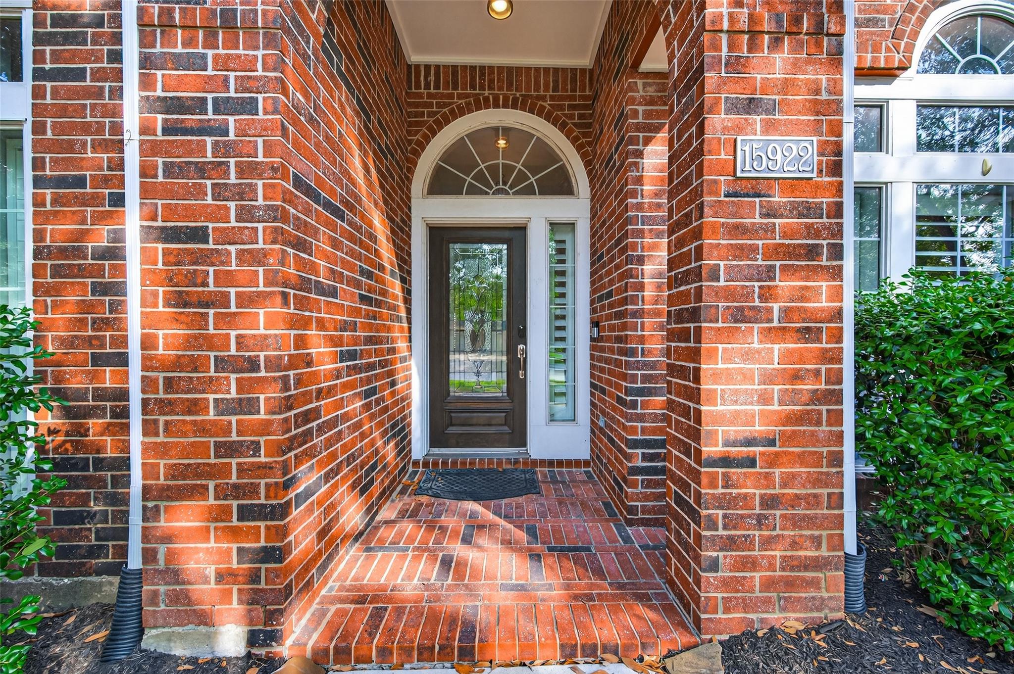 15922 Clipper Pointe Drive