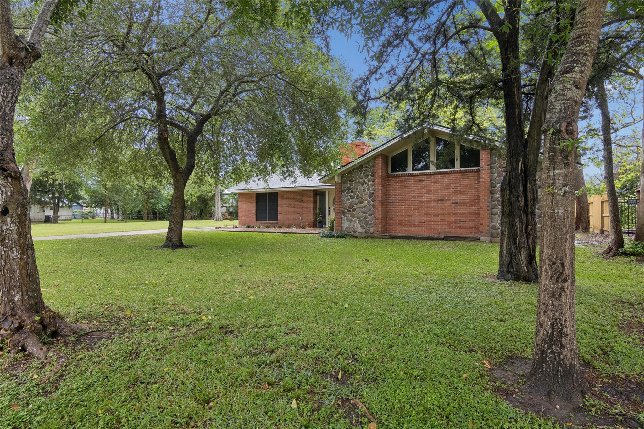 1206 Fay Road