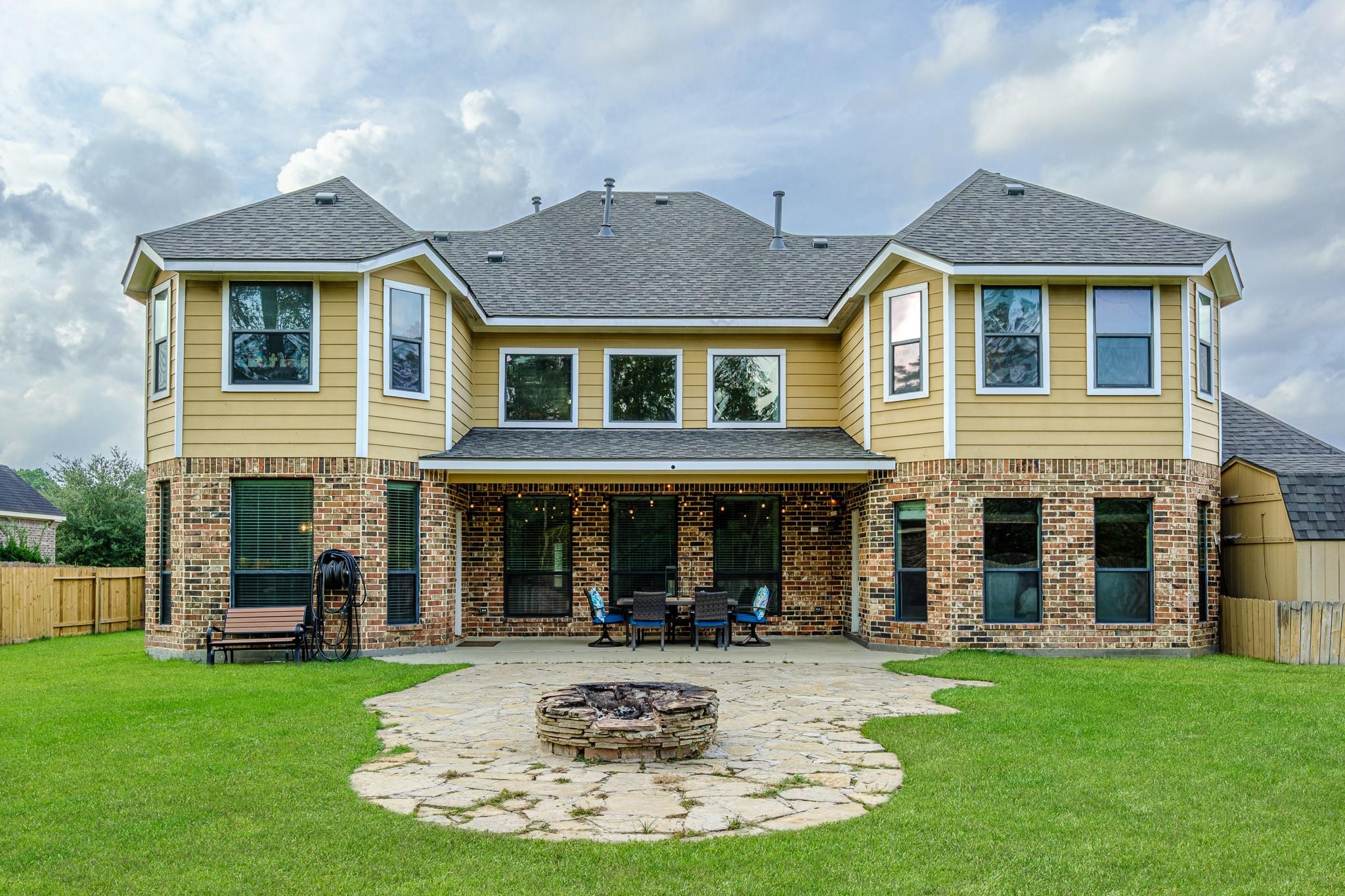 22618 Pineleigh Ct