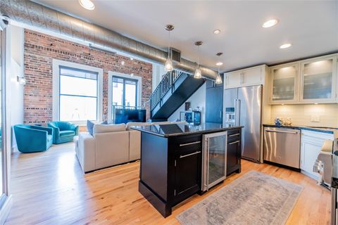 Photo of 915 Franklin Street #9K, Houston, TX 77002 (MLS # 64318227)