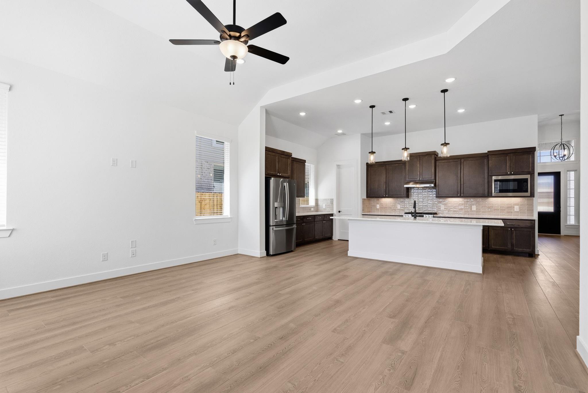 2334 Garden Arbor