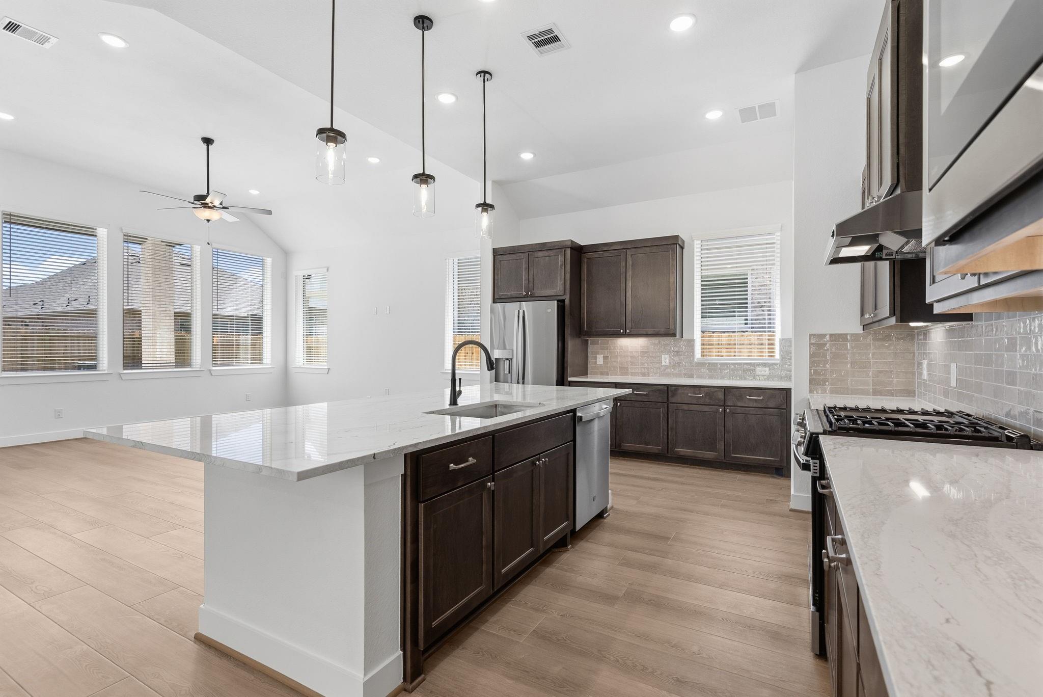 2334 Garden Arbor